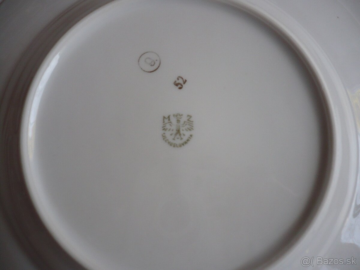 súprava tanierov - 3