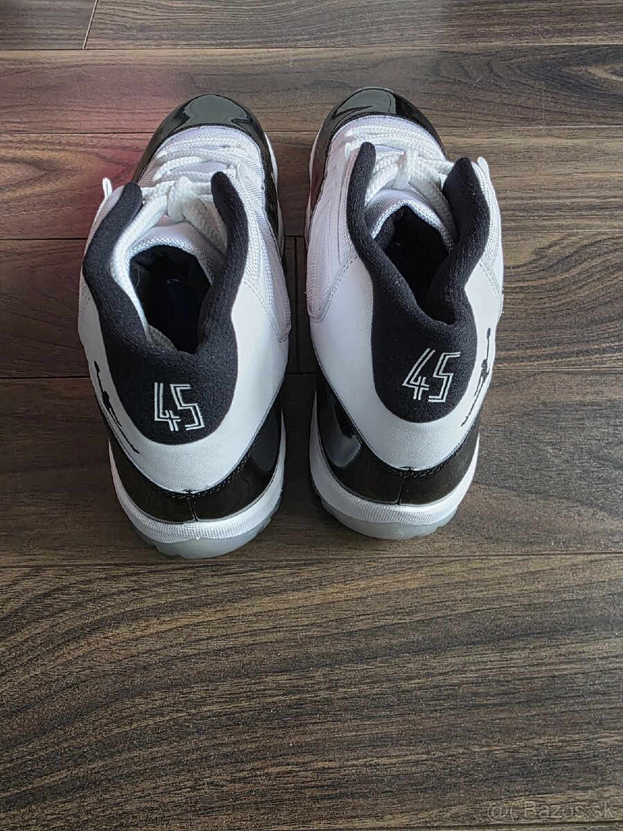 AIR JORDAN 11 RETRO - 3