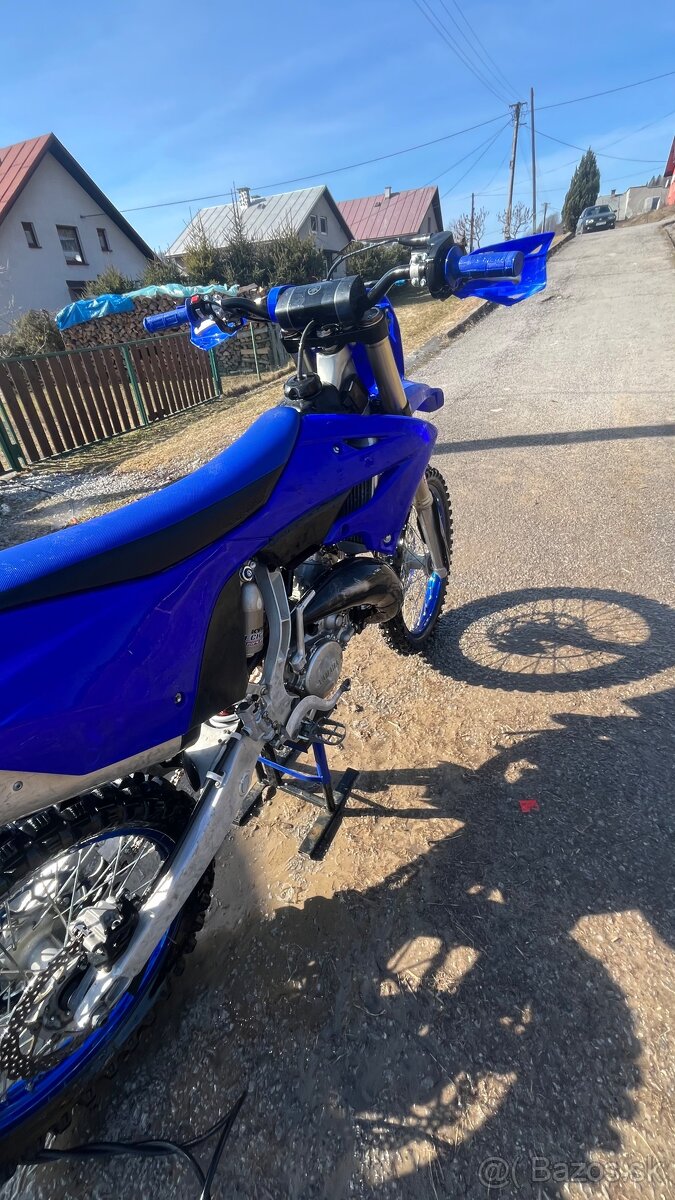 Yamaha YZ 125 - 3