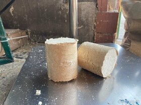 AKCIA Predám drevené palivové brikety VÝHODNE - 3