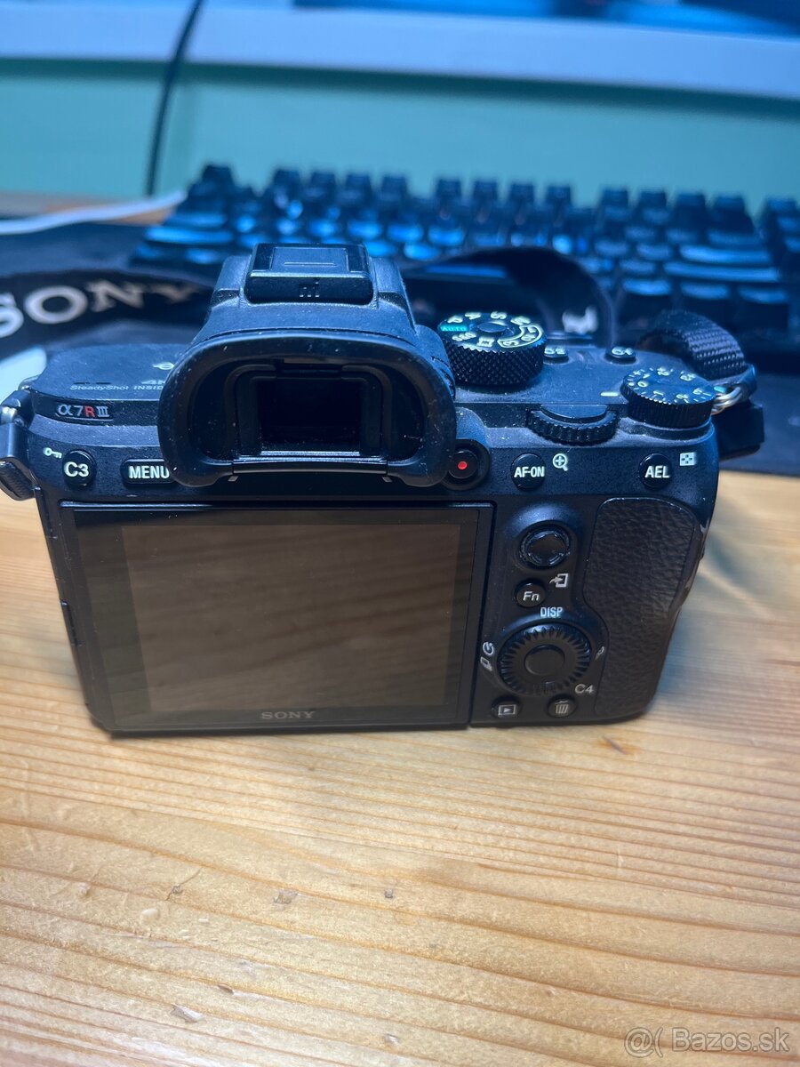 Sony a7 R III - 3