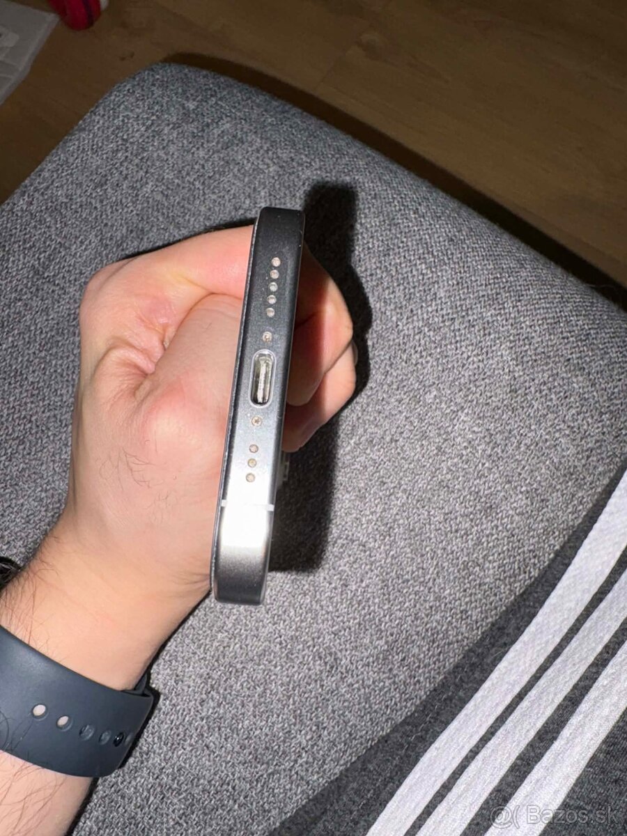 Predám iphone 15 pro 128 gb - biely - 3