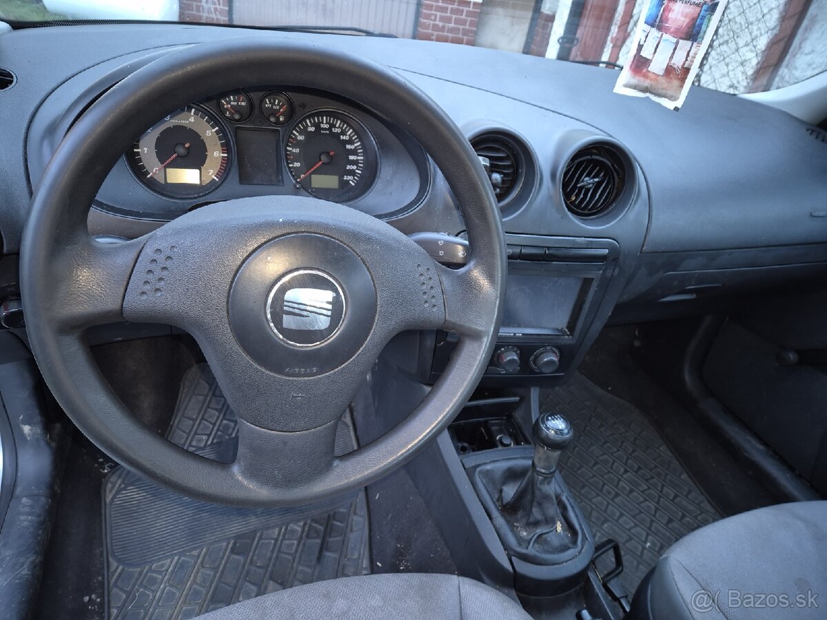 Rozpredam seat ibiza 1.4 - 3