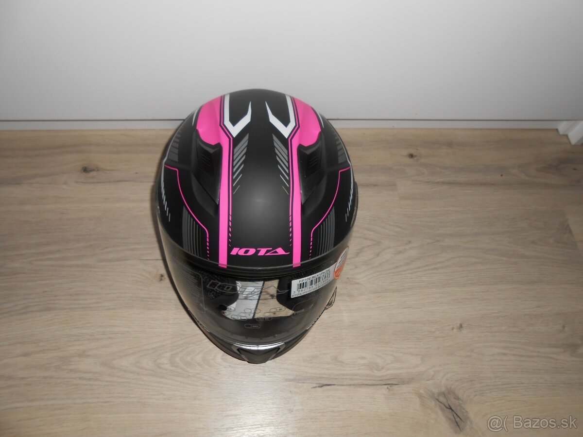 Predam krasnu novu damsku prilbu s protilsnecnou clonou - 3