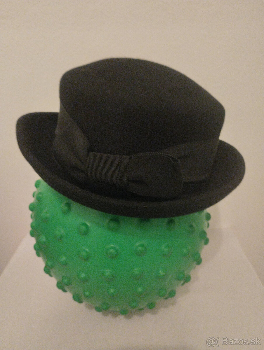 klobúky - 3