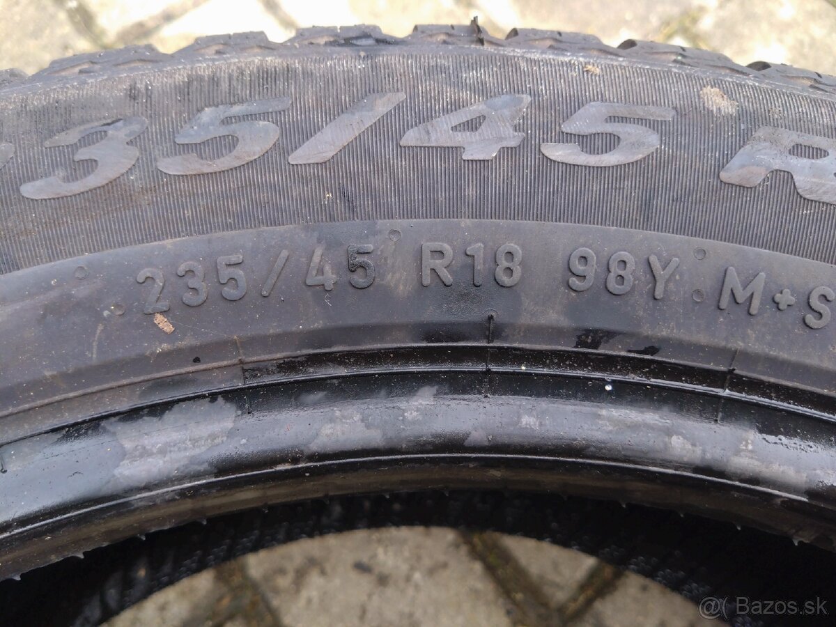 235/45 R18 - 3