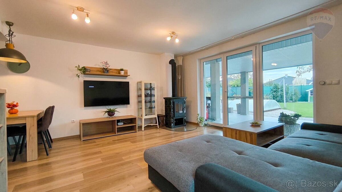 NA PREDAJ: 4-izbový rodinný dom s terasou a bazénom, Most pr - 3
