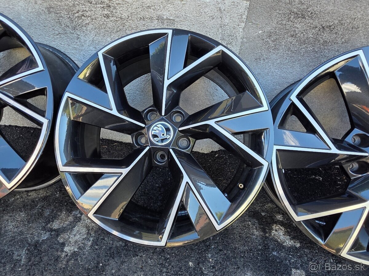 original disky Skoda Triglav Black5x112 r19 et43 7j - 3
