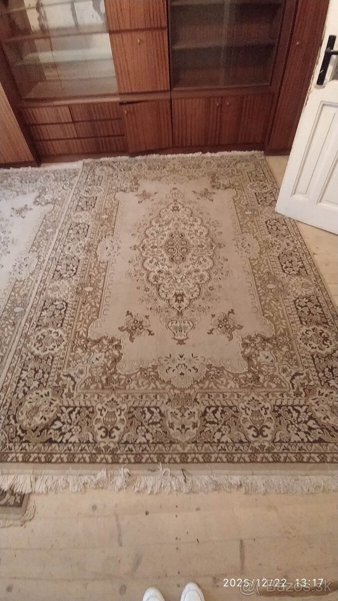 KOBERCE - LACNO PREDÁM --------- 2 ks za 40 € ( rozmer 1 ks - 3