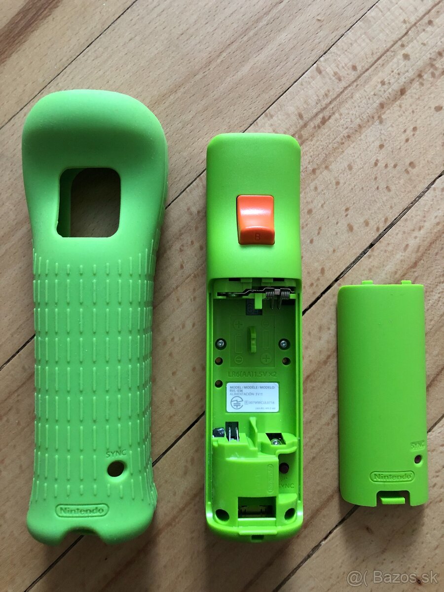 NINTENDO WII U (WII) REMOTE - YOSHI - 3