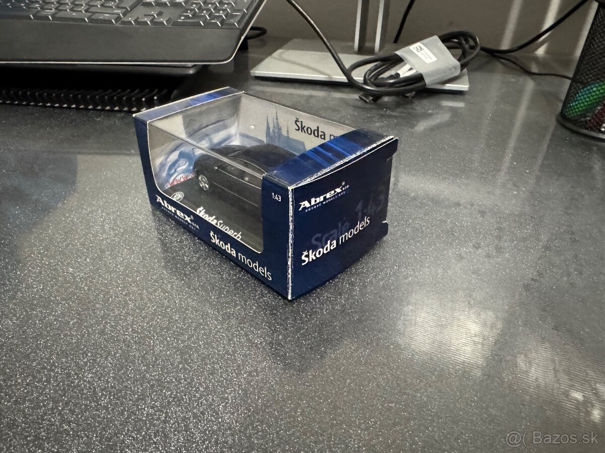 Škoda Superb modrá - 1:43 - Abrex - 3