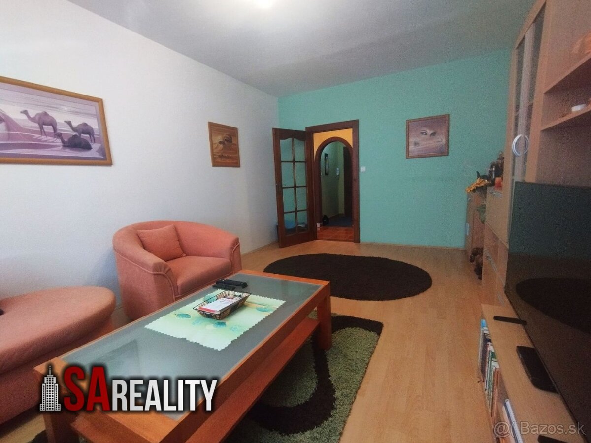 NA prenájom 2 izbový byt centrum LEvice - 3