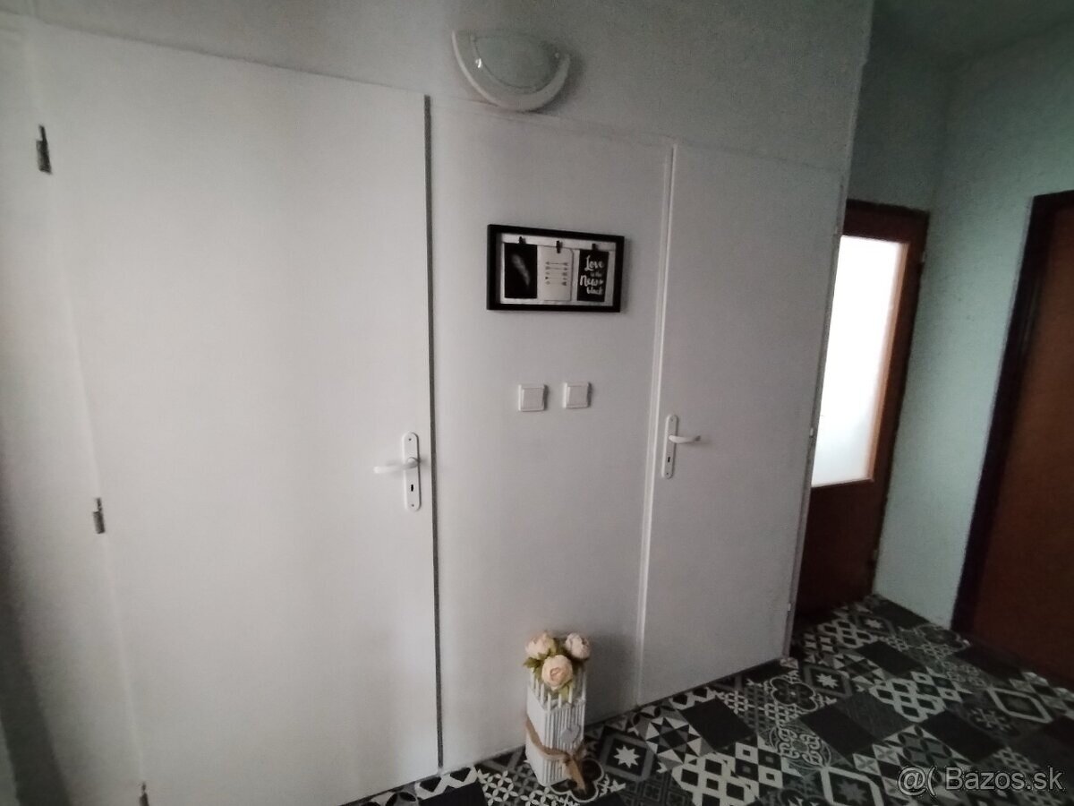 Veľký 3 izb.byt ,ul. Murániho , Nitra - Diely - 3