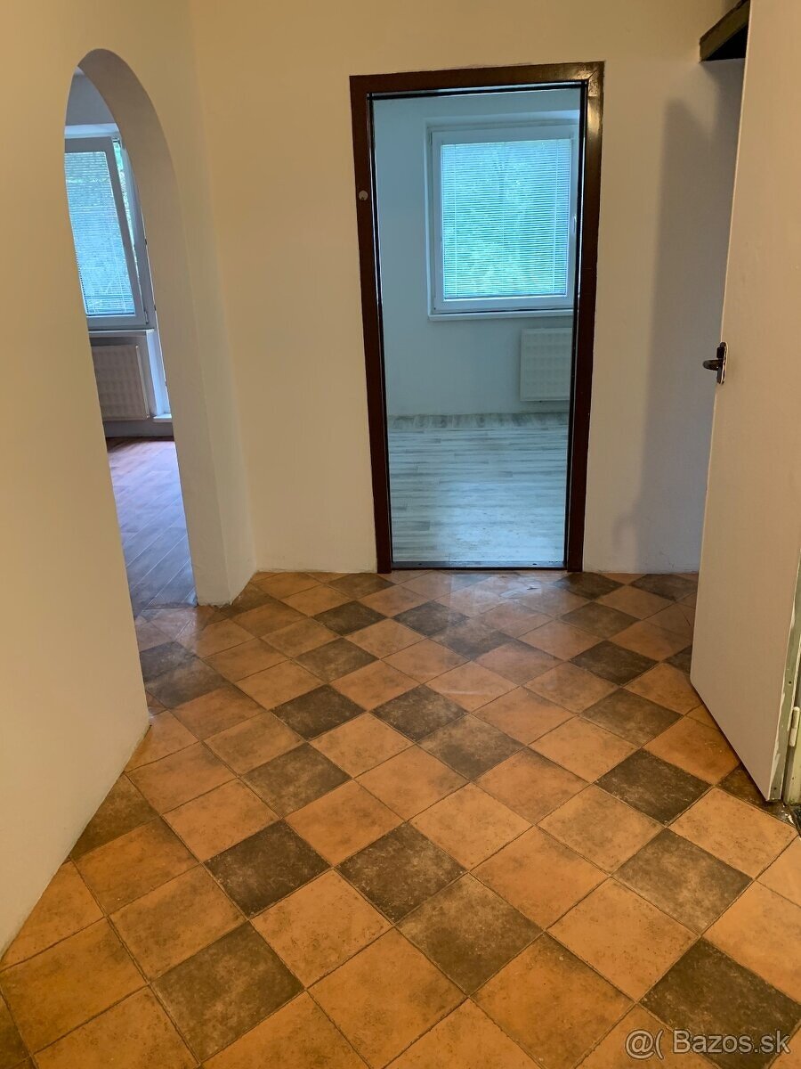 Prenájom bytu v PB - 3