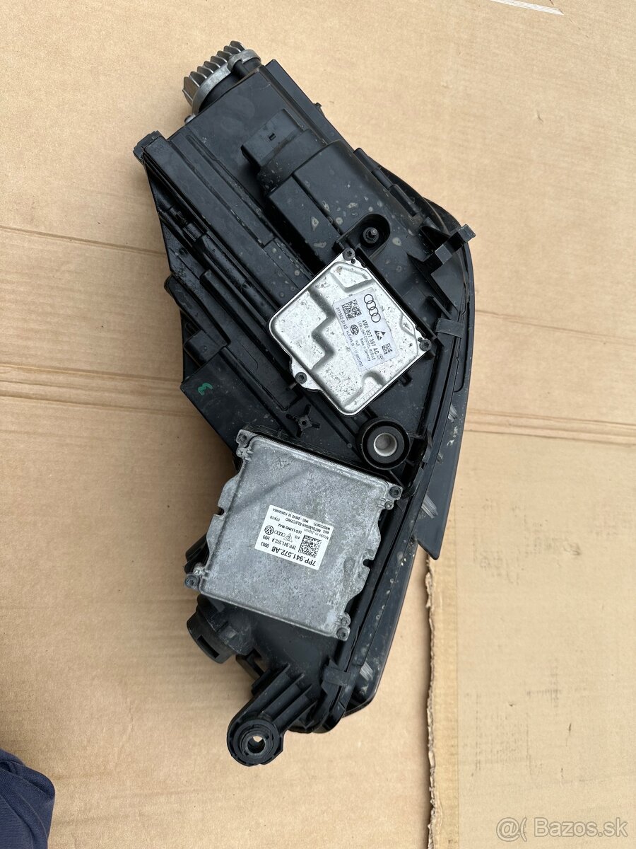 Predné prave svetlo a4 b9 full led - 3