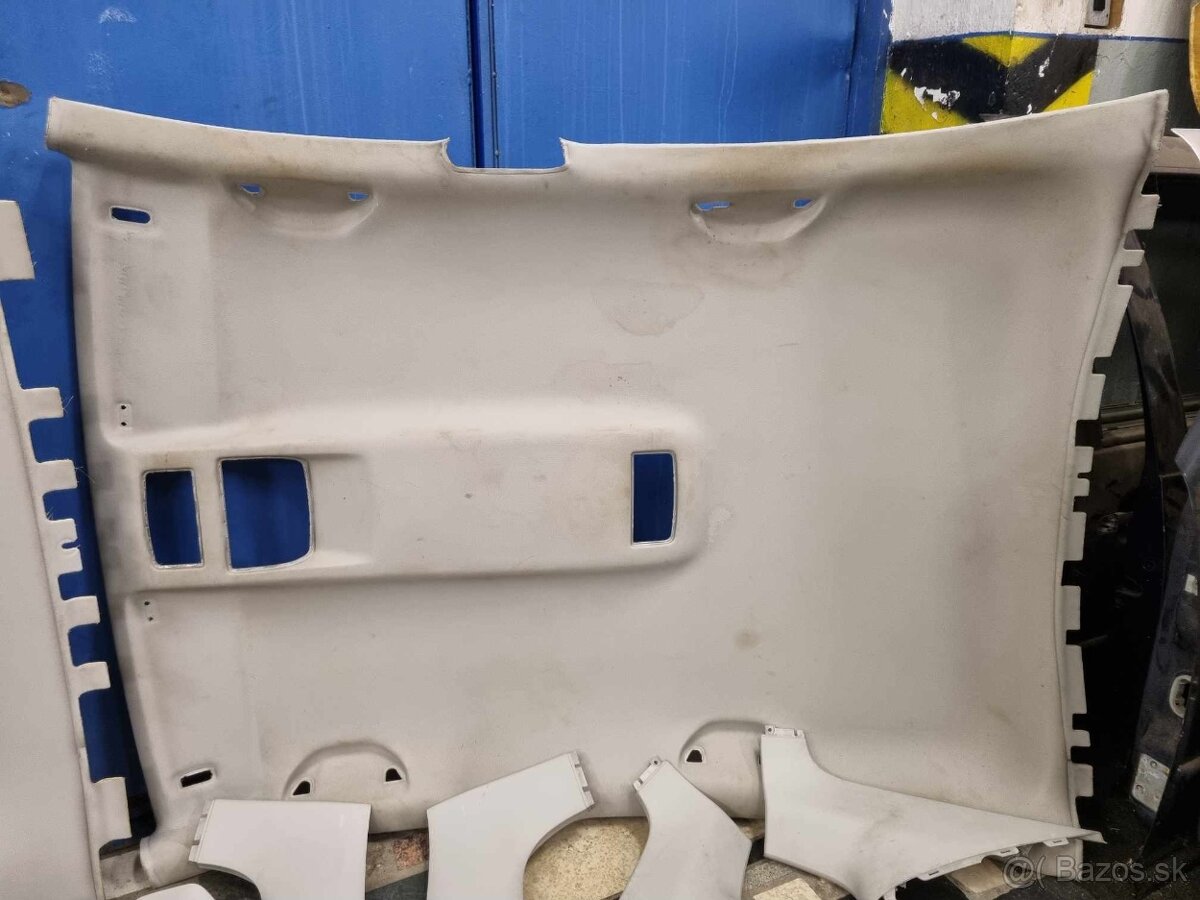 STROPNICA SKODA OCTAVIA 2 OBLOZENIA STLPIKOV SVETLA PLASTY - 3