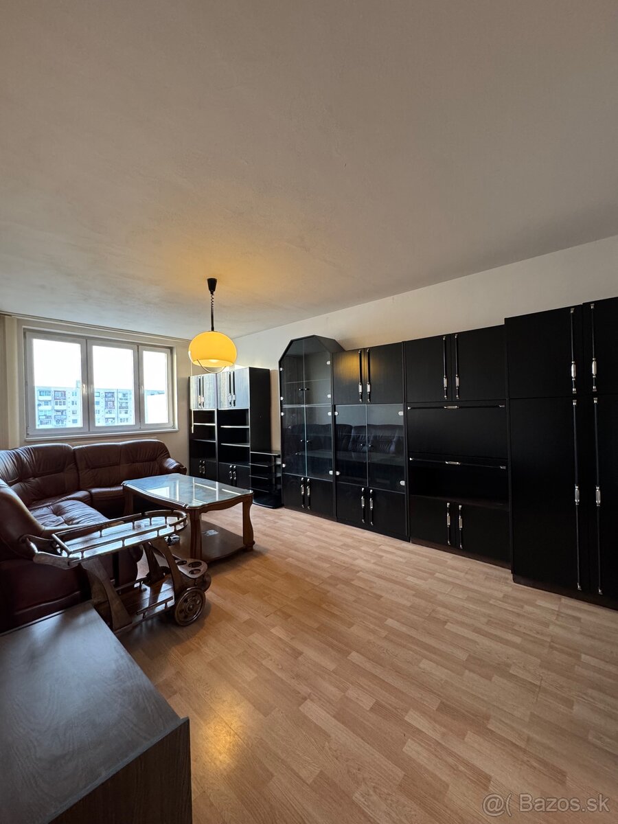 🏡 Na predaj 3-izbový byt - 3