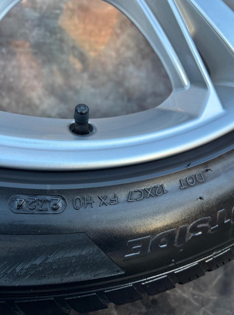 Zimní sada Audi Q8 285/45R21 113V DOT24 - 3