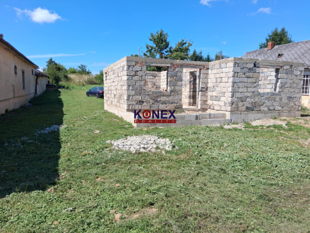 NA PREDAJ Rodinný dom a rozostavaná stavba – DRAHŇOV - 3