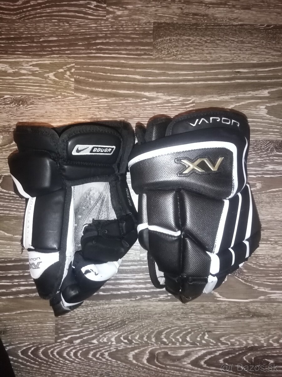 Hokejova vystroj - 3