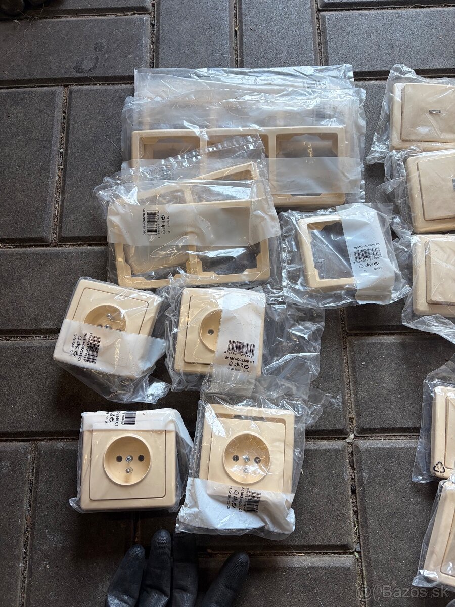 Predám nové vypínače a zásuvky ABB - 3