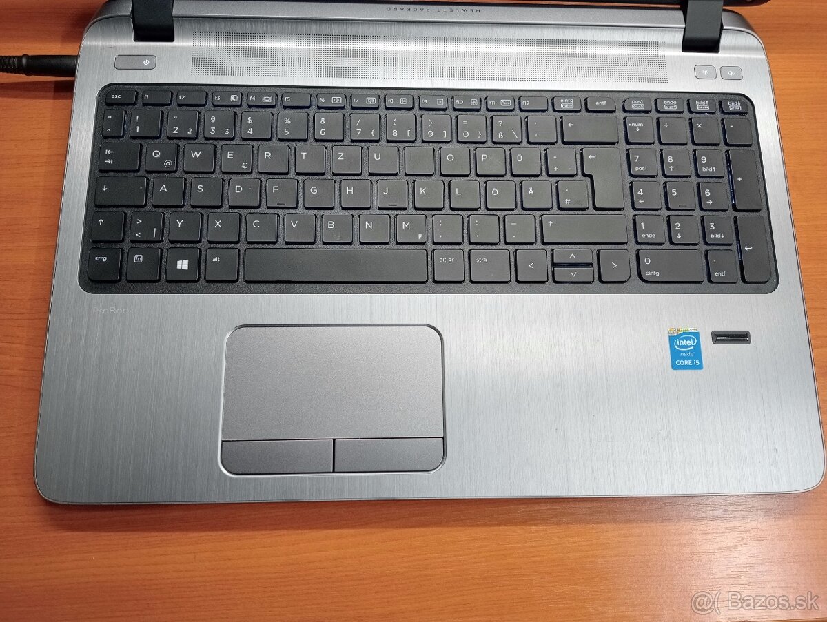predám na diely notebooky HP 3 .. - 3