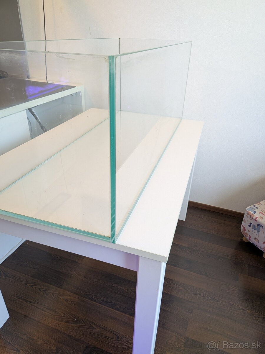 Predám akvárium Optiwhite 120x45x45 - 3