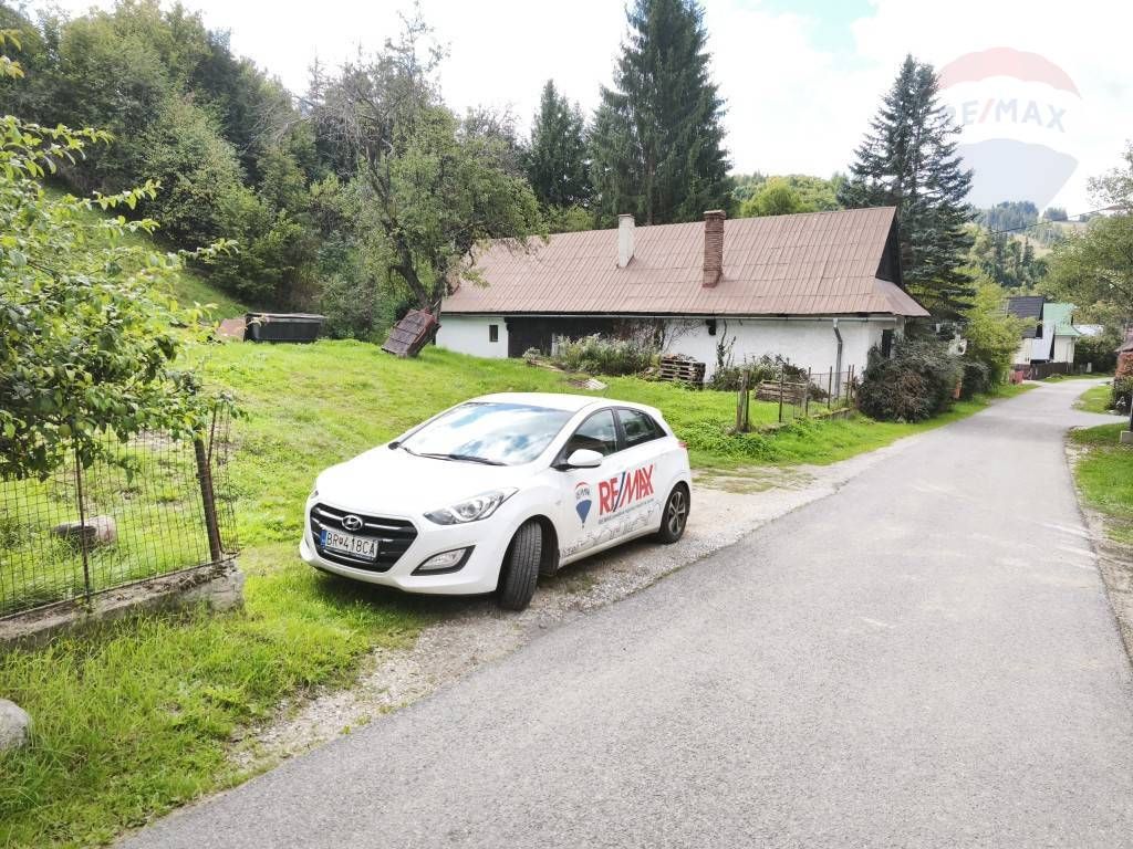 Na predaj stavebný pozemok 741 m² v Mýte pod Ďumbierom – v t - 3