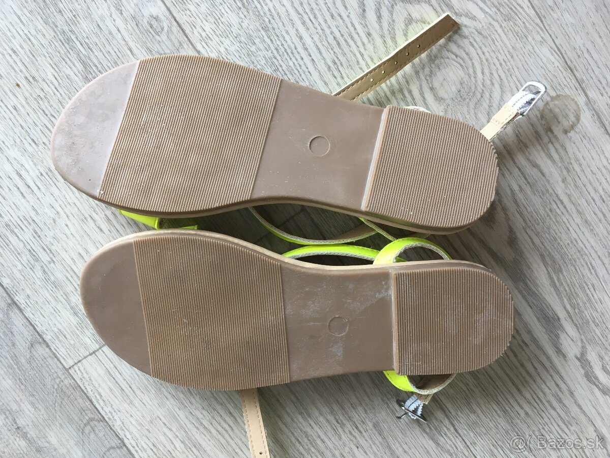 nové sandálky Sinsay - 3