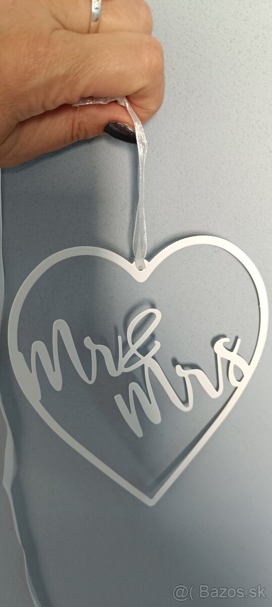 Svadobná výzdoba: Kovové biele srdiečka na zavesenie - 3