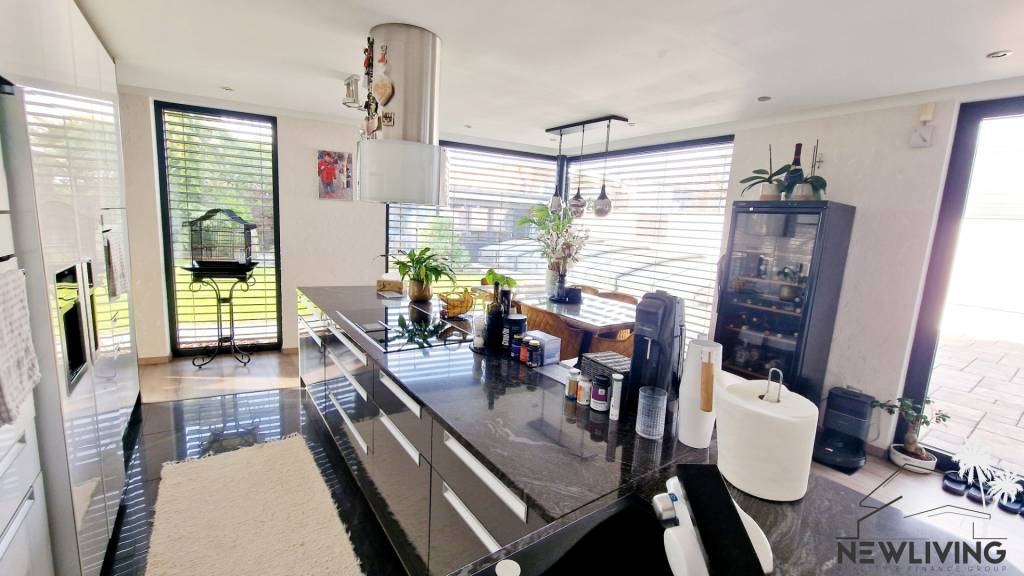 NADŠTANDARDNÝ 5 izbový dom Jánošíkova / Piešťany - 3