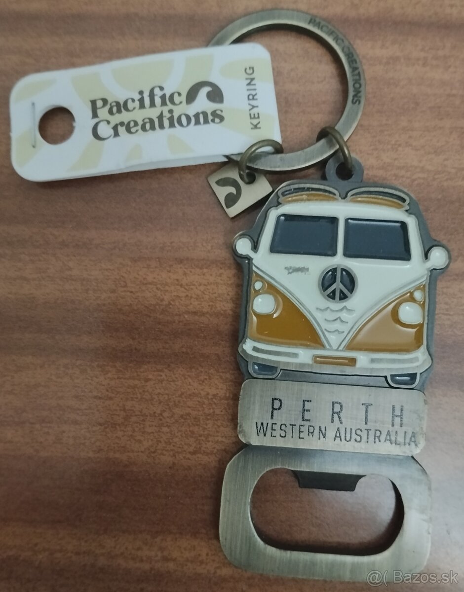 Rôzne kľúčenky, 4 kusy, nové, nerozbalené, nepoužívané - 3