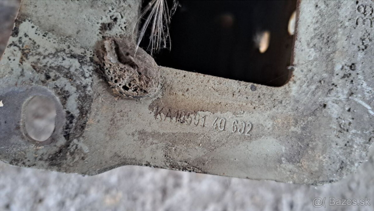 Výstuha predného nárazníka Škoda Rapid - 3