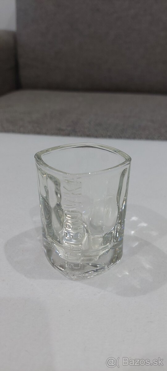 Predám poldecáky 0,04l Becherovka a Demänovka - 3