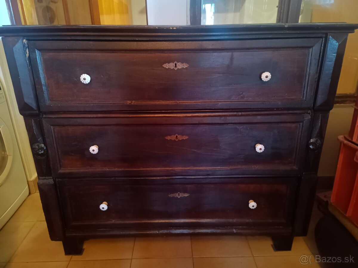 Starožitný nábytok - 3