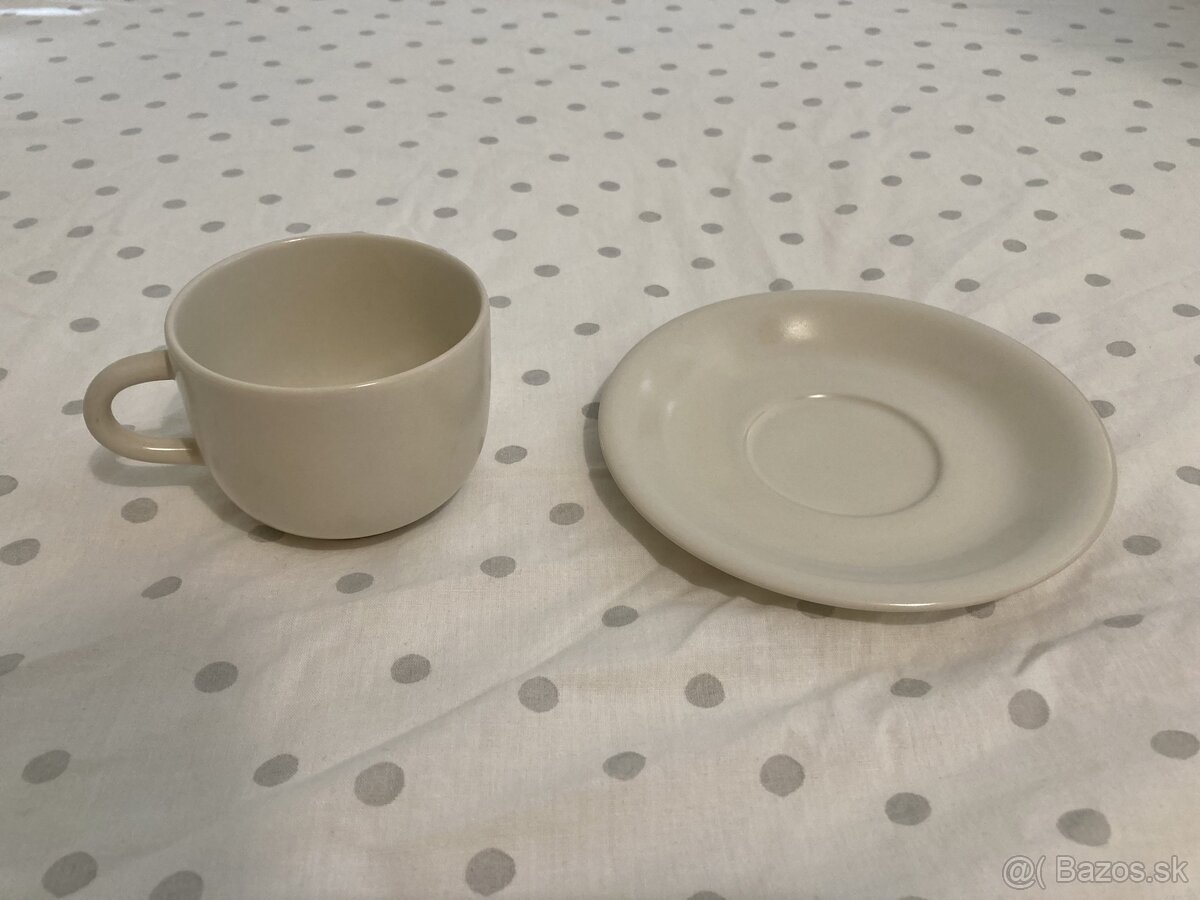 Porcelánové šálky + tanieriky - 3