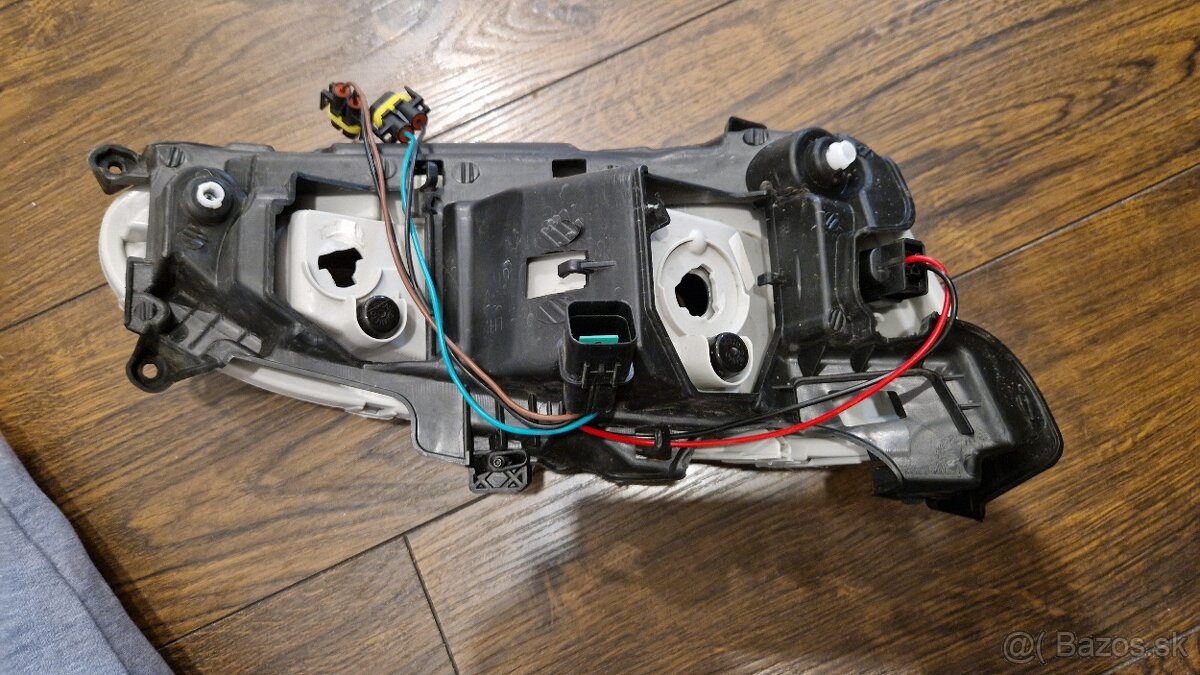 Predám LED svetlo Hyundai SantaFe - 3