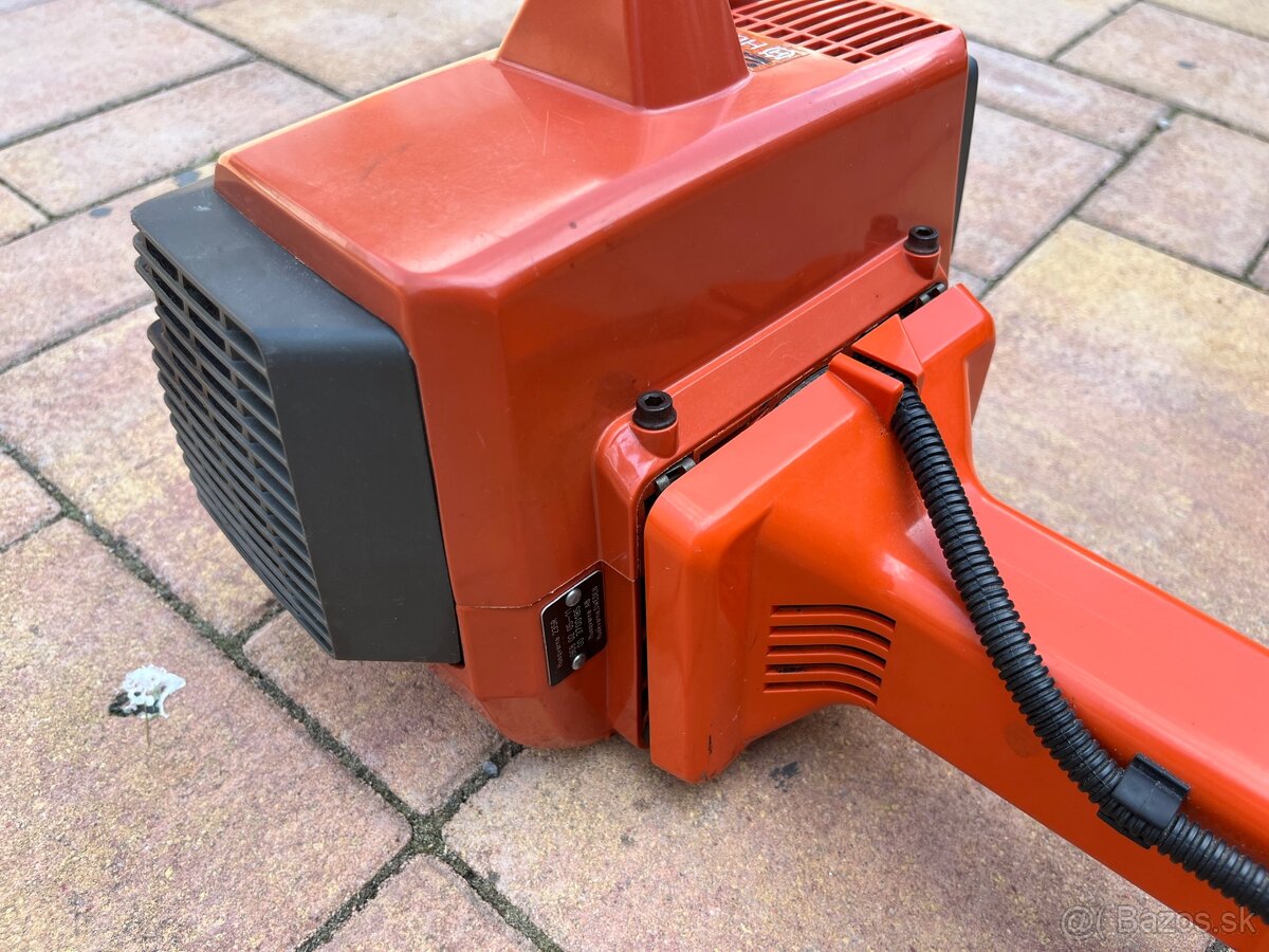 Husqvarna 235 R krovinorez - 3