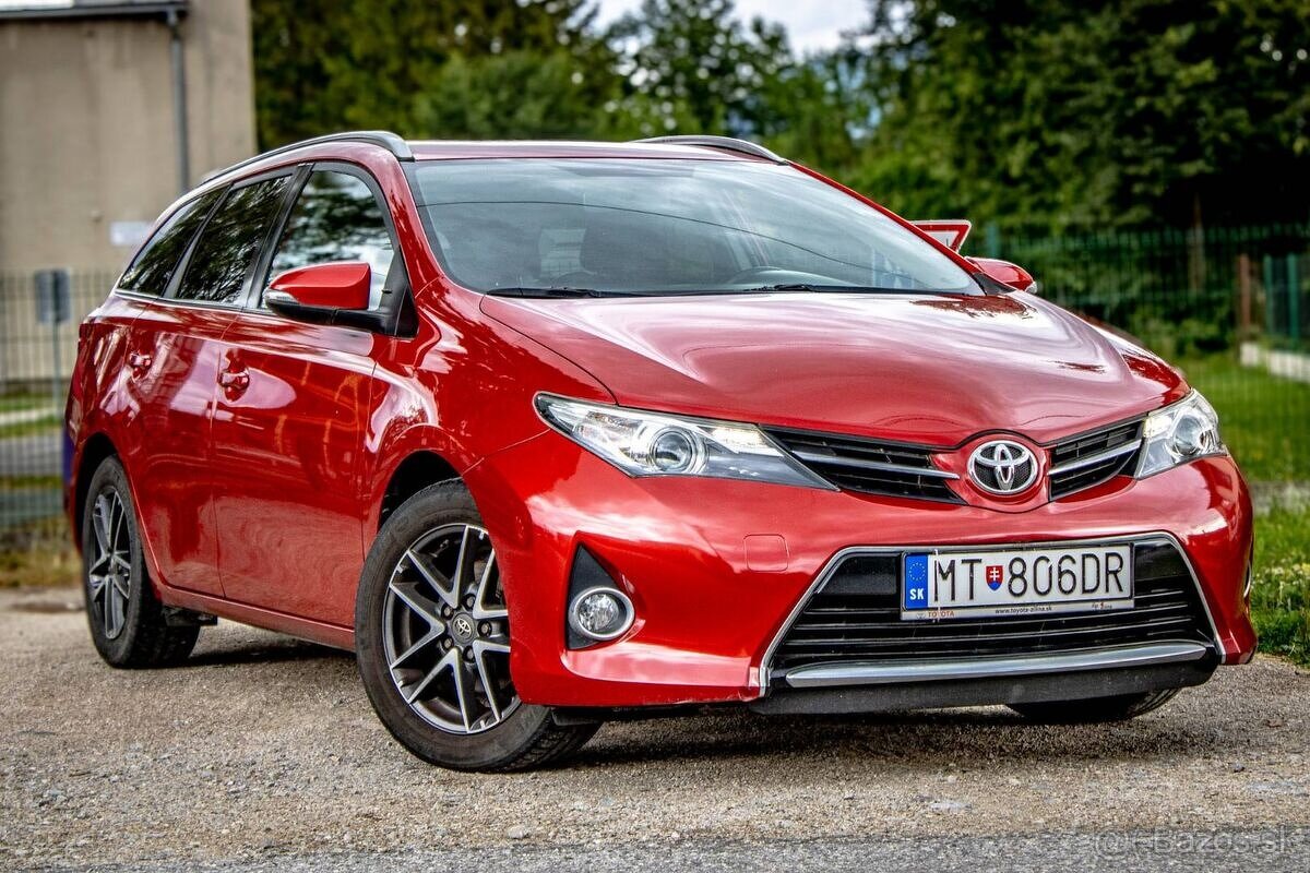 Toyota Auris TS 1.6 MT/6 2014 - 3