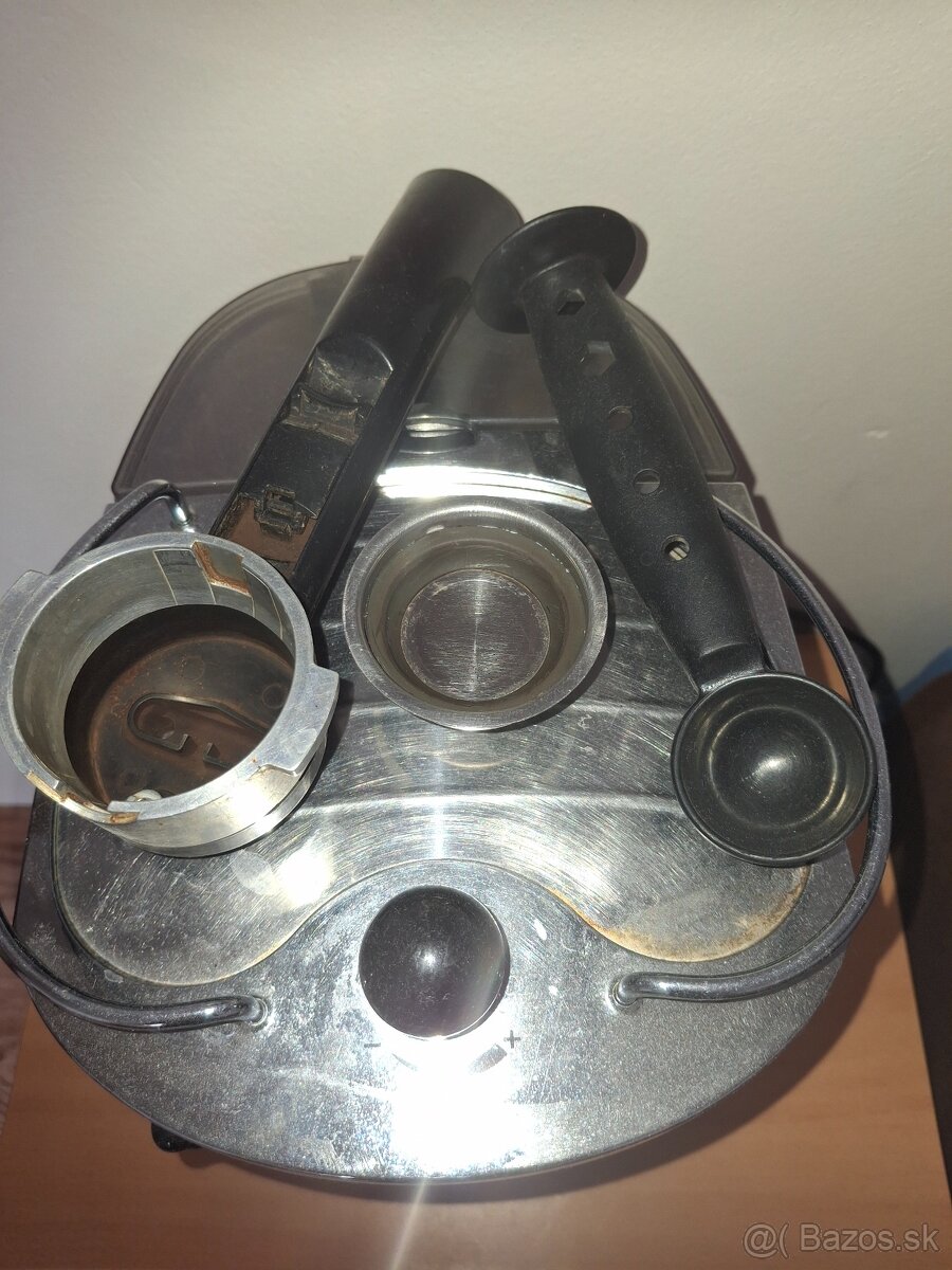 Pákový kávovar Delonghi ECO 310 R červený - 3