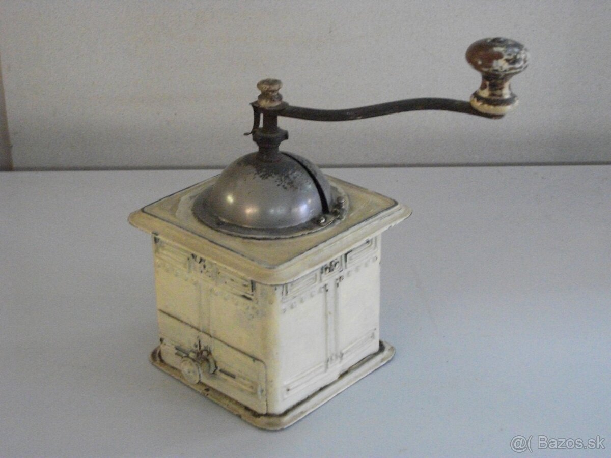 Starý,plechový mlynček na kávu.Lacno. - 3