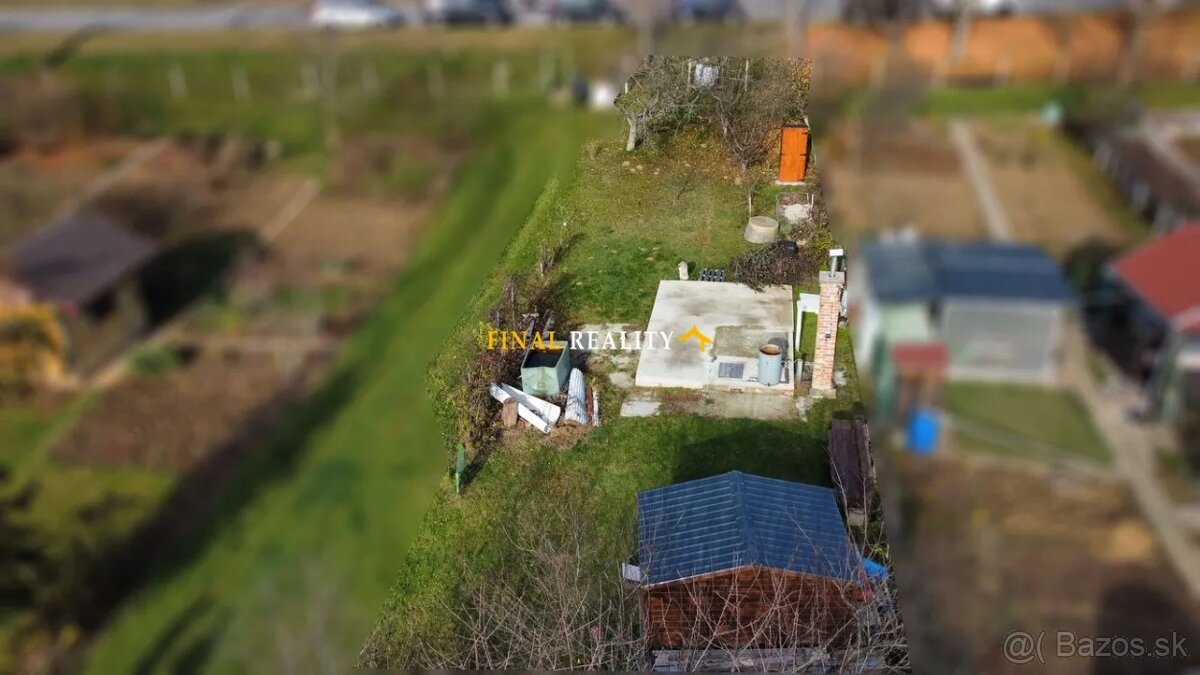 Záhrada so základovou platňou pre chatku v Bojniciach - 3