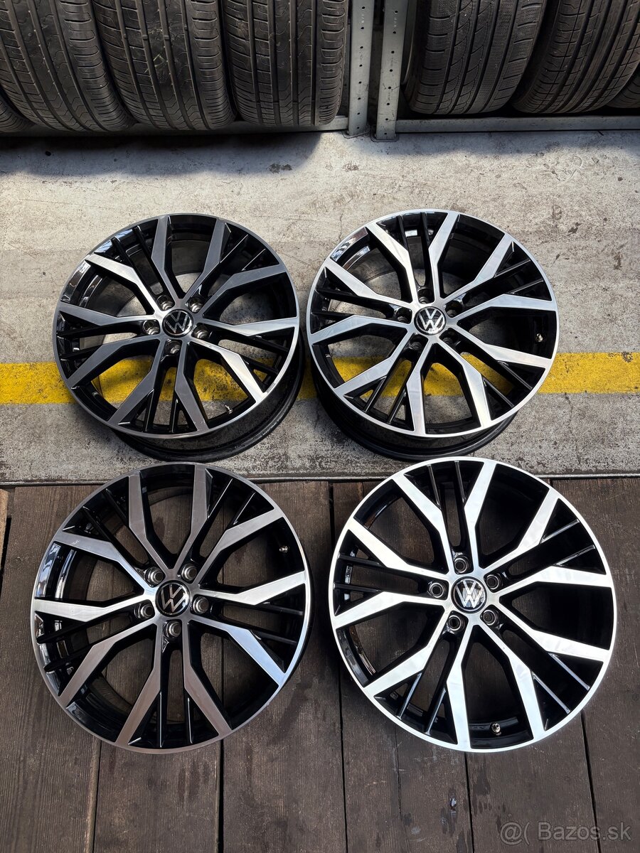 Volkswagen disky R19, model Santiago - 3