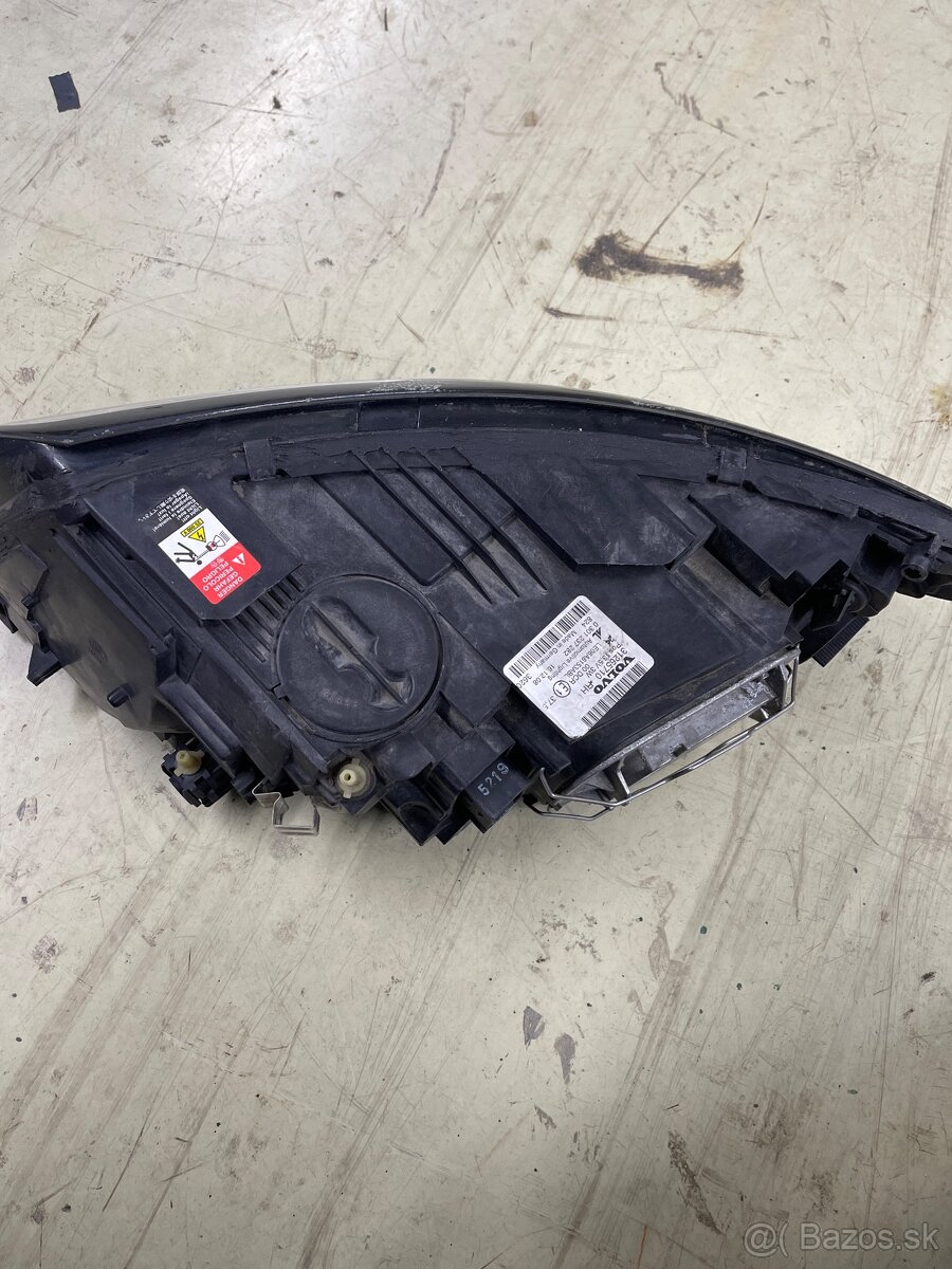 Xenon Pravý Volvo V50 - 3