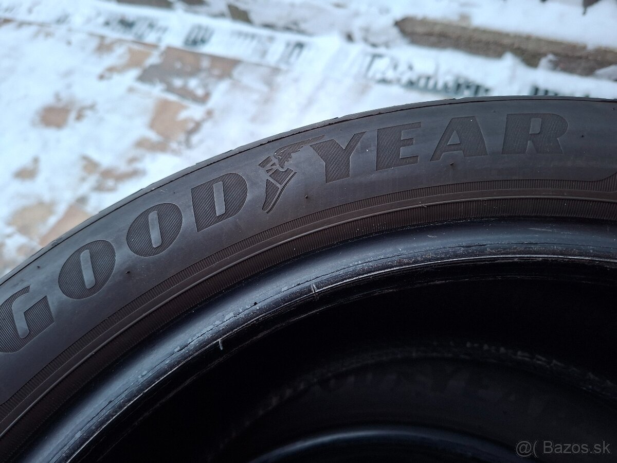 Predám letné pneu.Goodyear Efficient Grip--205/50/17-93W - 3