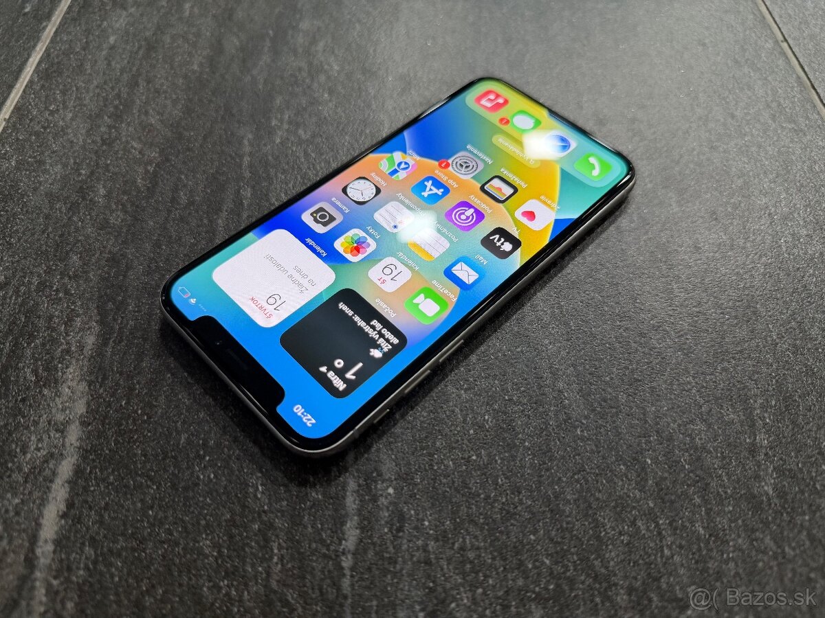 Apple iPhone X 64 GB v striebornej farbe Silver - 3