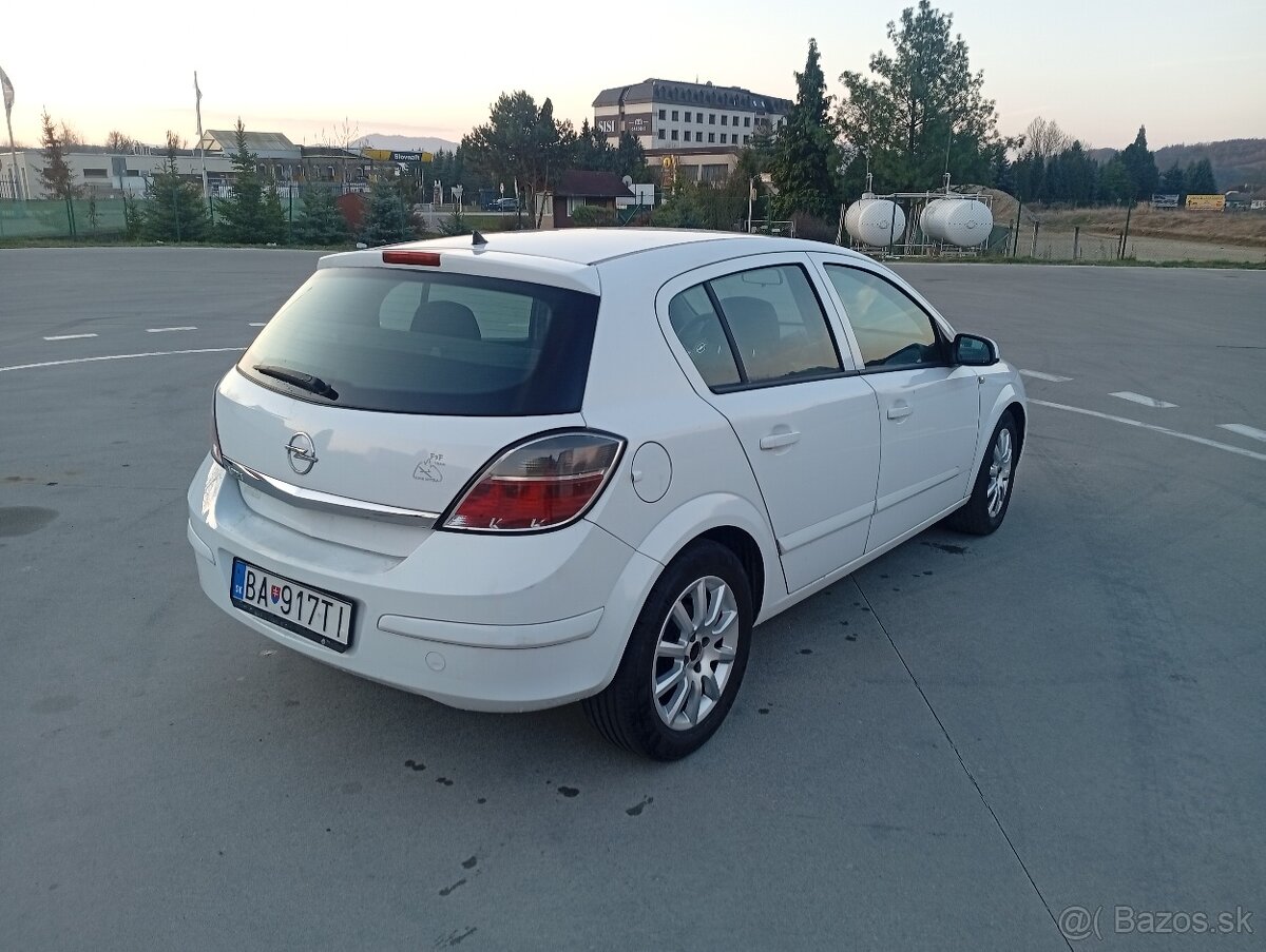 Opel Astra H 1.4 - 3