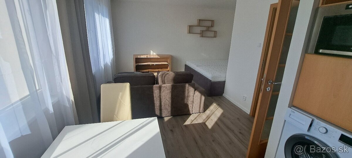 Prenajmem 1 izbový byt Oremburská - Banská Bystrica - 3