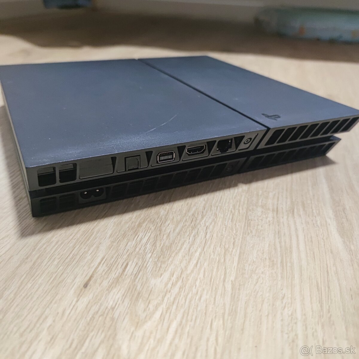 PlayStation 4 – 1 TB (CUH-1216A) - 3