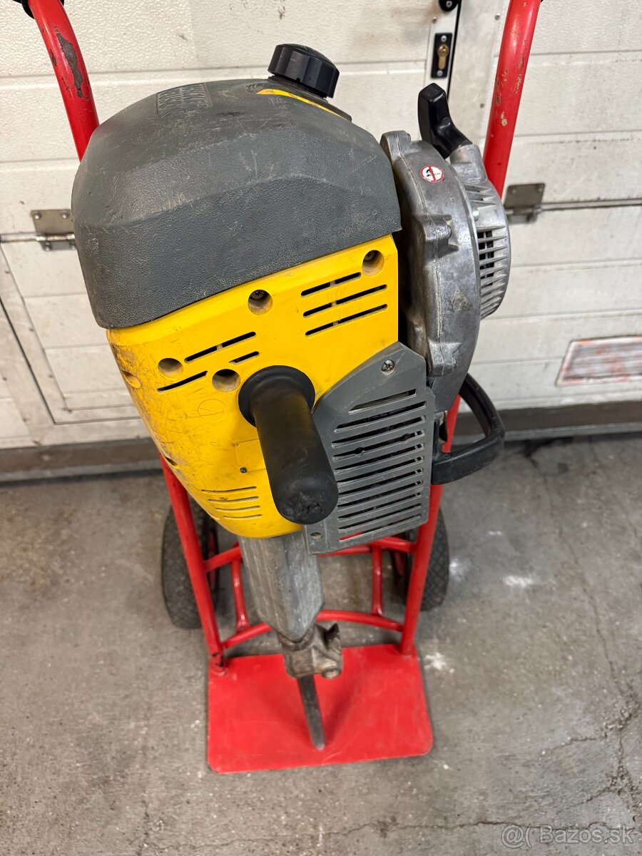 2. Benzínové búracie kladivo Wacker Neuson BH55 - 3